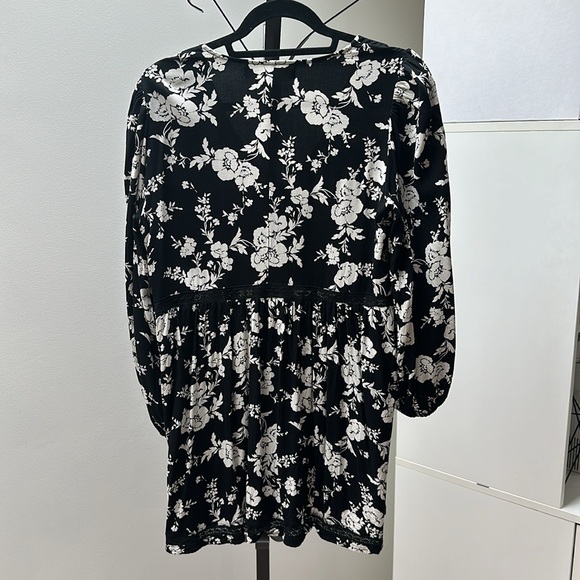 SaltWater Luxe Mini Dress W Lace Accents. Like New Cond. - Size Med. - Picture 2 of 9